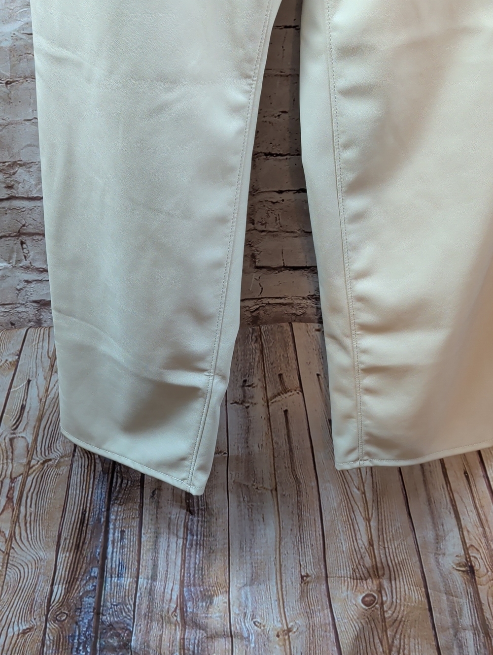 Old Navy Faux Leather Pants Size 12 - Picture 2 of 7